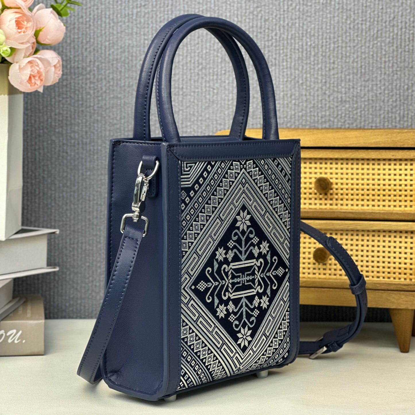 Guangxi Zhuang Brocade Silk Top-Grain Cowhide Music Score Case Handbag