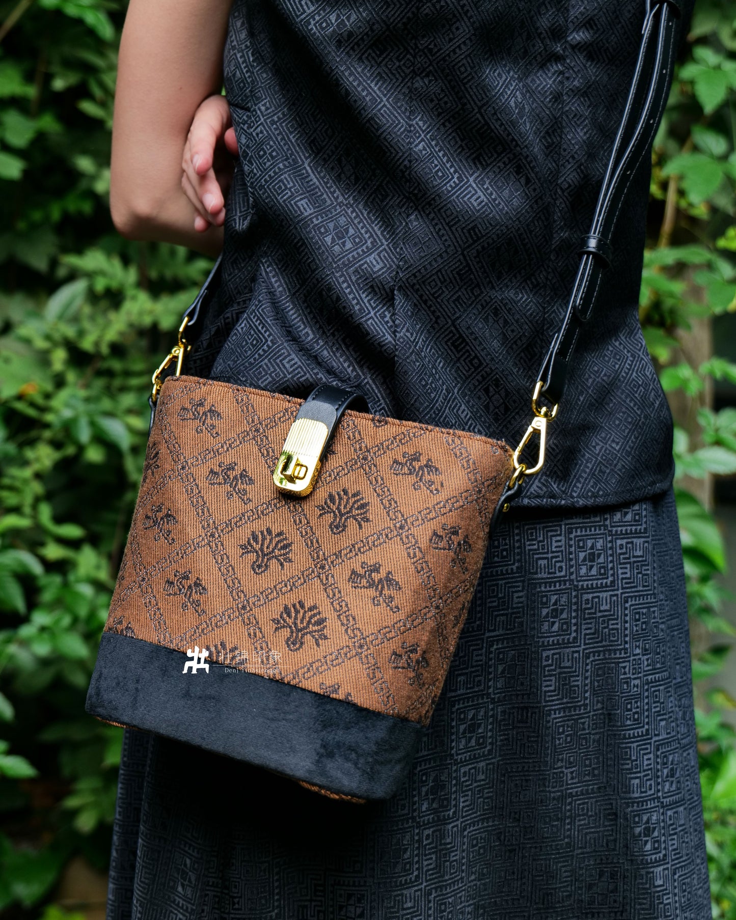 Guangxi Zhuang Brocade Eagle-Beak Bag Handheld Crossbody Bag