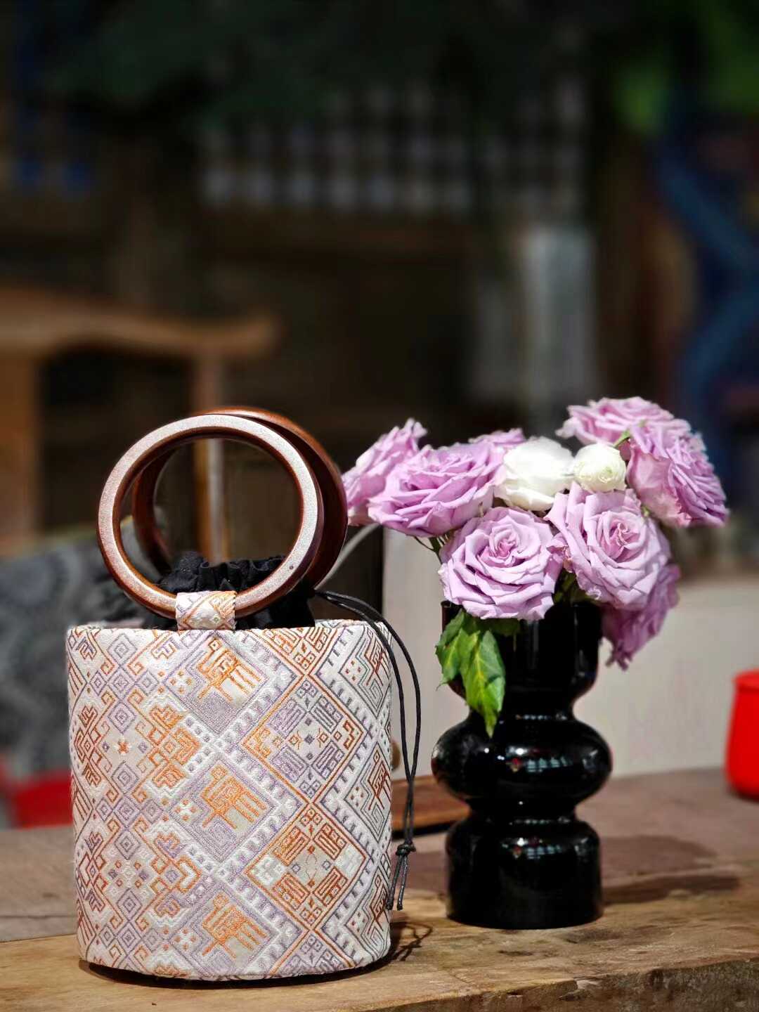 Guangxi Zhuang Brocade Round-Handled Wooden-Handle Bucket Bag