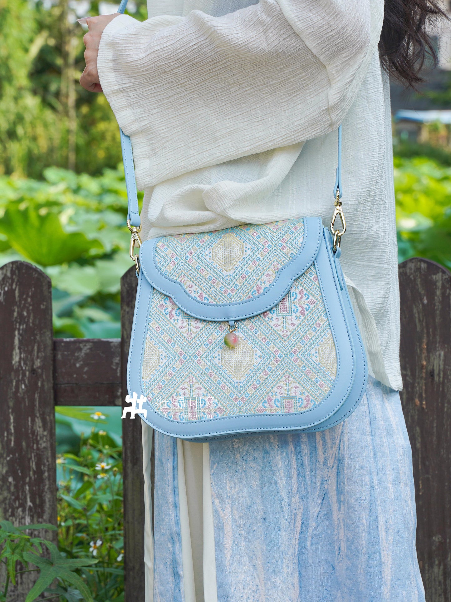 Guangxi Zhuang Brocade Lotus Scented Single-Shoulder Crossbody Bag