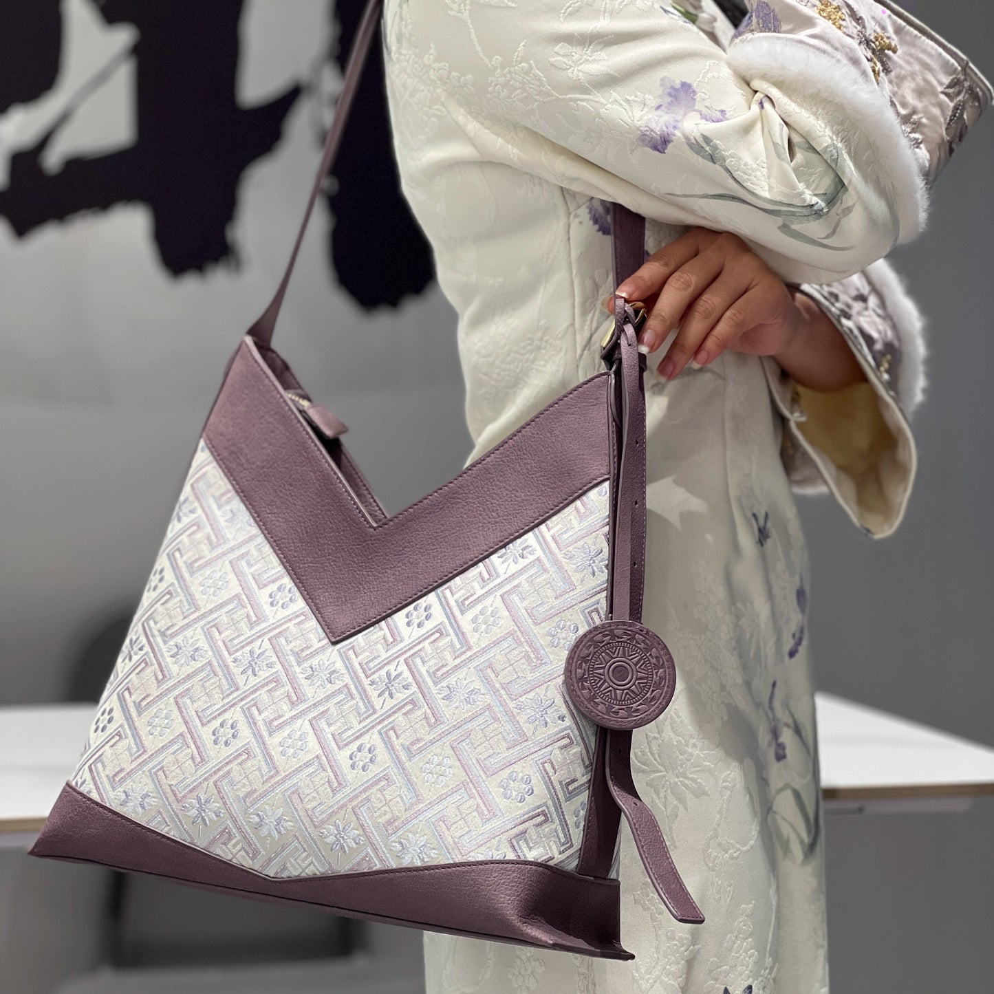 Guangxi Zhuang Brocade  Top-Grain Cowhide  Commuter Large Capacity Tote Bag   Single-Shoulder Crossbody Bag